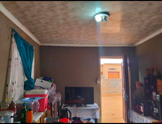 7 BEDROOM HOUSE FOR SALE IN ESSELEN PARK